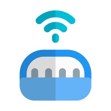 Küçük taşınabilir hoparlör veya ses asistanı aygıtı.