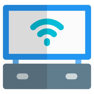 Eğlence için çeşitli özellikleri olan akıllı televizyon