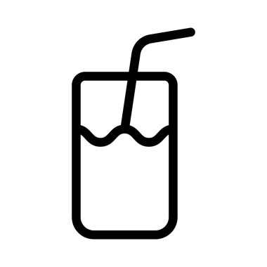 Bardağa samanla doldurulmuş taze meyve suyu.