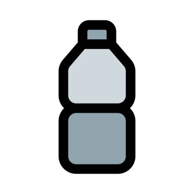 Küçük bir ambalajda maden suyu şişesi..