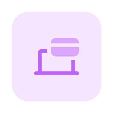 Kredi kartı ödemeleri bir dizüstü bilgisayarla işleniyor