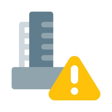 İnşaat tesisinde güvenlik gerekçesiyle uyarı göstergesi.