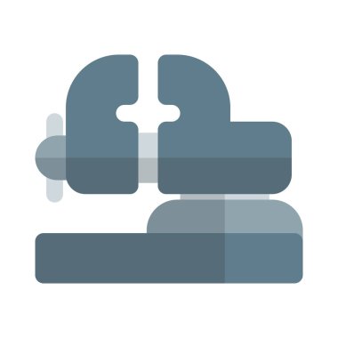 Nesneyi tutmak için klemp mekanizması tasarlandı.