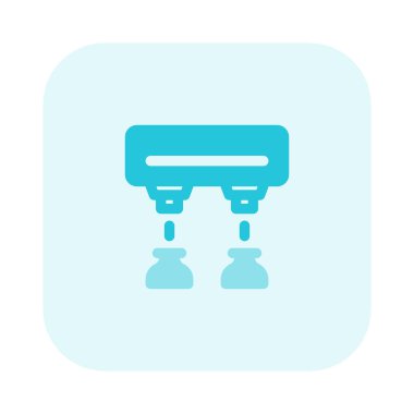 Ürünün imalat ekipmanlarıyla paketlenmesi.