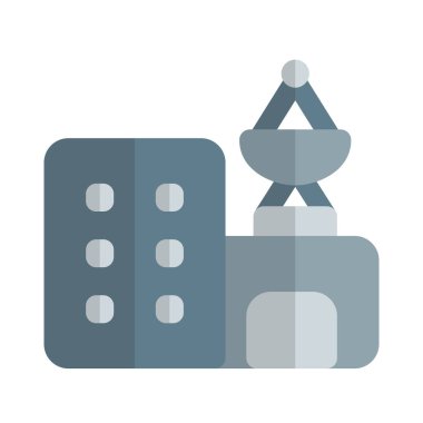 Çatıya uydu anteni yerleştirildi.