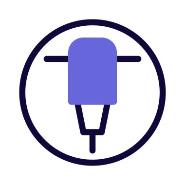 Delik açmak için matkap makinesi kullanımı.