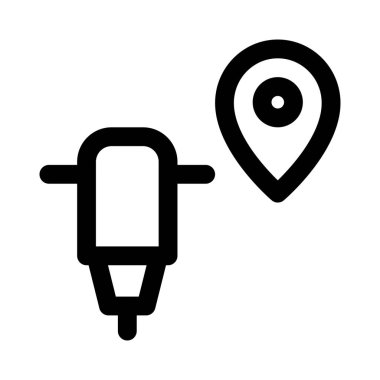 Üretim alanında matkap kullanmak.