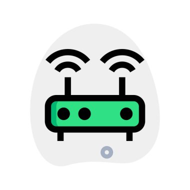 Daha iyi aralık için çift anten internet yönlendirici