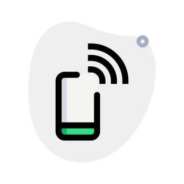 Akıllı telefon kablosuz şarj özelliğini destekler.