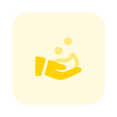 Saç kremi beyaz arka planda izole edilmiş.