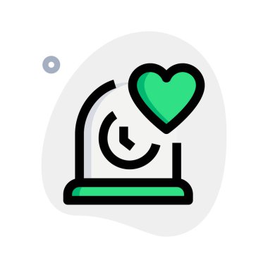 Antika saat, çağının popüler zaman tutma aracı.