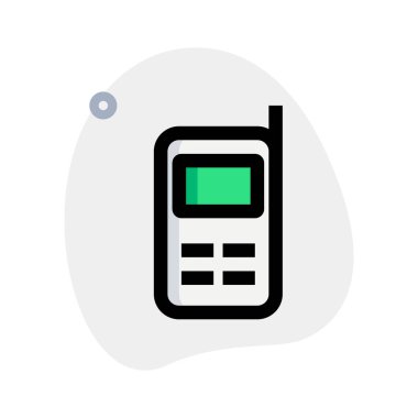 Eskimiş cep telefonlarına uzanan antenler.