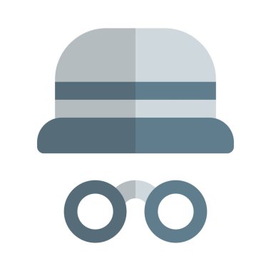 Güneş koruması için moda başlık ve gözlük.