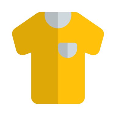 Cebi açık, rahat bir tişört..