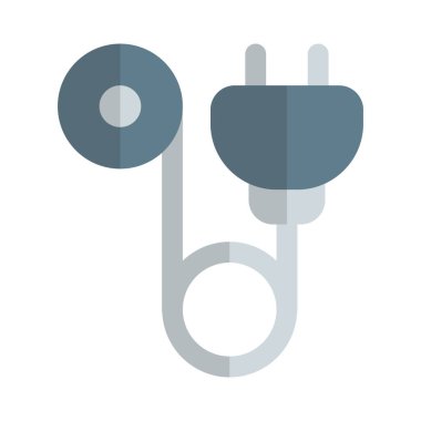 Güç kabloları taşınabilir cihazları elektrik kaynaklarına bağlıyor.