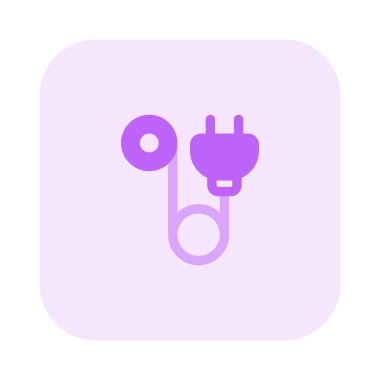 Güç kabloları taşınabilir cihazları elektrik kaynaklarına bağlıyor.