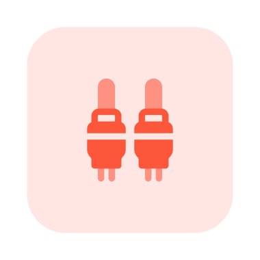 Ses girişi ve çıkışı için çift vale.