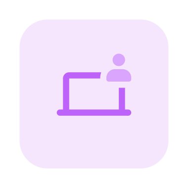 Çalışma alanları için dizüstü bilgisayar kullanan kullanıcı.