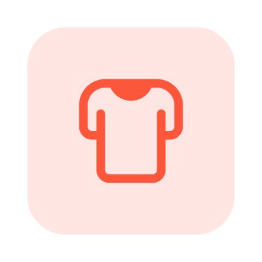 Beyaz bir arka planda, ter geçirmez spor gömleği.