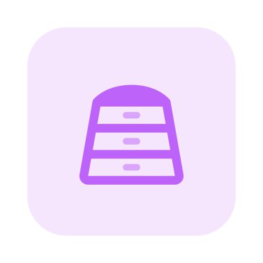 Spor salonu ekipmanları beyaz arka planda izole edilmiş.