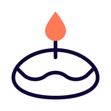 Beyaz arkaplanda izole edilmiş kaplıcada dekoratif için mum