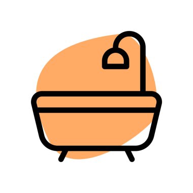 Duşu olan küvet beyaz arka planda izole edilmiş.