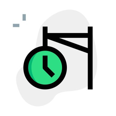 Tren saati gidiş ve varış saatlerini gösterir.