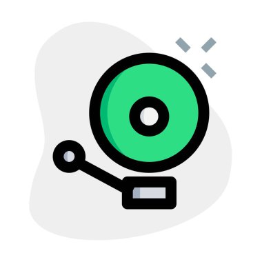 Alarm sistemiyle donatılmış itfaiye istasyonu..