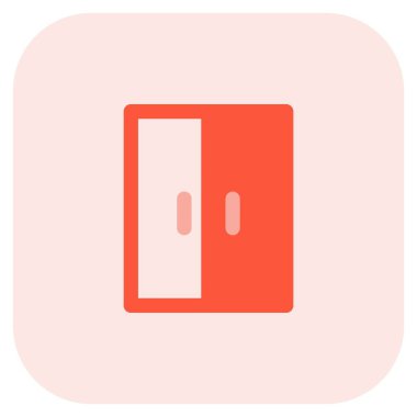 Dolap acil durumlar için gerekli malzemeleri depoluyor..