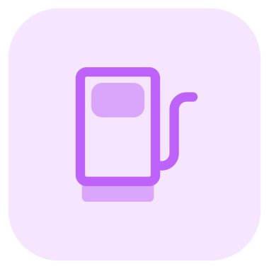 Ham petrol işlemesinden elde edilen sıvı yakıt..