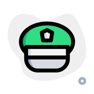 Kaptanın şapkası denizdeyken takıldı..