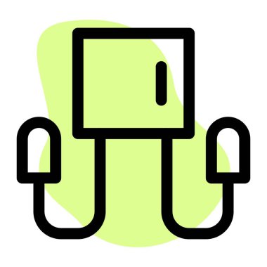 Hızlı elektrikli araçla DC duvar kutusu şarj ediliyor.