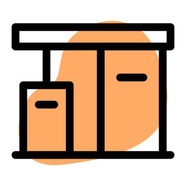 Yakıt dağıtımı için benzin istasyonu kullanımı.