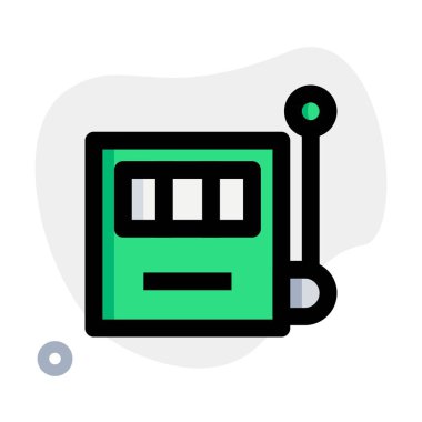 Kolu çekerek kumar makinesini çalıştır.