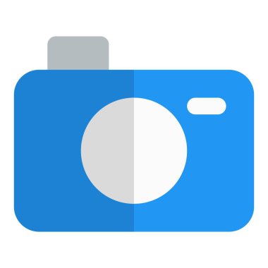 Geleneksel tasarımı olan klasik kamera..