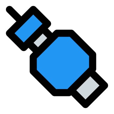 Elektrik hatları yıldırım koruması ile korunuyor..