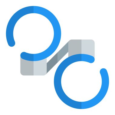 Suçluları yakalamak için kullanılan metal kelepçeler..