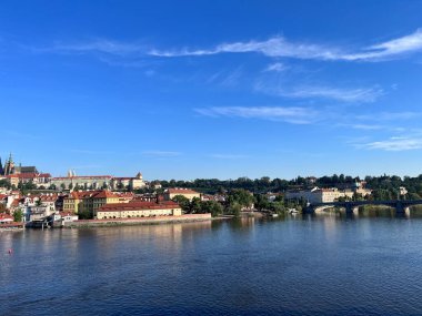 Prag, Çek Cumhuriyeti. Charles Köprüsü ve Vltava Nehri