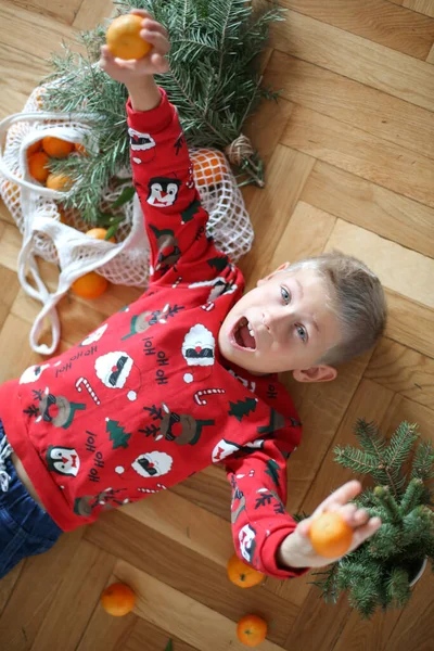 Noel Arifesinde Komik Çocuk Xmas Tatil Konsepti — Stok fotoğraf