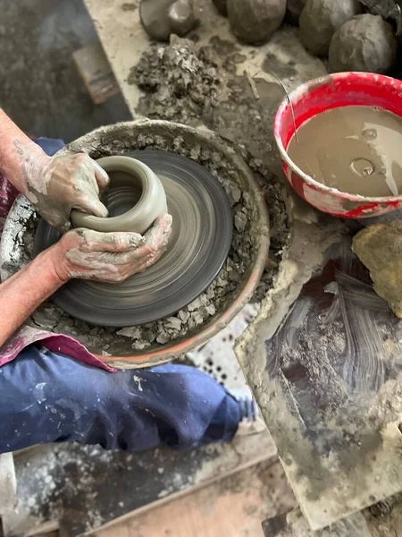 Working Pottery Studio Throwing Pot Royalty Free Stock Photos