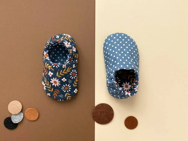 Paar Leuke Baby Schoenen Voor Een Meisje — Stockfoto