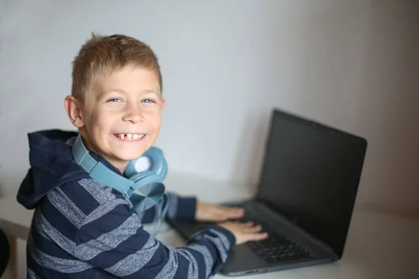 Portrait Boy Laptop Headset Home Office — Φωτογραφία Αρχείου