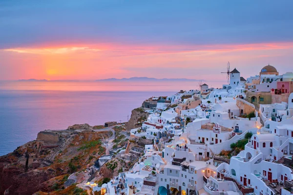 Słynny Grecki Kultowy Selfie Miejscowości Turystycznej Oia Wsi Tradycyjnymi Białymi — Zdjęcie stockowe