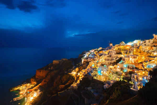 Yunanistan Ünlü Ikonik Turistik Tatil Beldesi Oia Köyü Akşamları Santorini — Stok fotoğraf