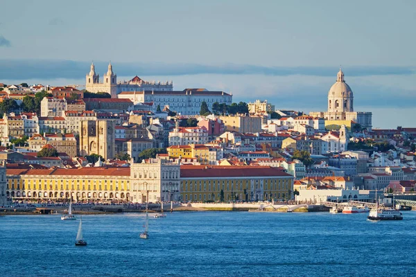 Widok Lizbony Alfama Powiat Panteonu Narodowego Klasztoru Wincentego Nad Rzeką — Zdjęcie stockowe