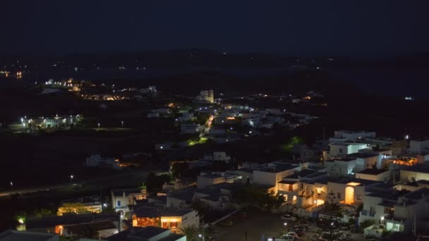 Blick Auf Das Dorf Plaka Mit Der Traditionellen Griechischen Kirche — Stockvideo
