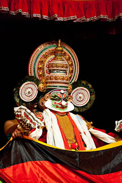 2009年9月7日 インドの伝統舞踊劇 カタカリ が2009年9月7日にインドのチェンナイで上演される 出演者 ラバナ カティ役 — ストック写真