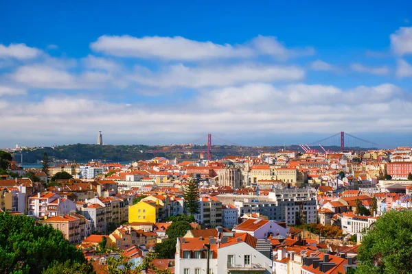 Lissabon Beroemde Uitzicht Vanaf Miradouro Dos Barros Toeristische Uitkijkpunt Alfama — Stockfoto