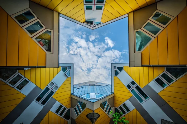 Rotterdam Netherlands May 2017 Cube Houses 由建筑师Piet Blom设计的 旨在优化荷兰鹿特丹空间的立方体式创新住宅如今已成为旅游胜地 — 图库照片