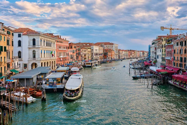 Venecia Italia Junio 2018 Gran Canal Con Barcos Vaporetto Góndolas — Foto de Stock